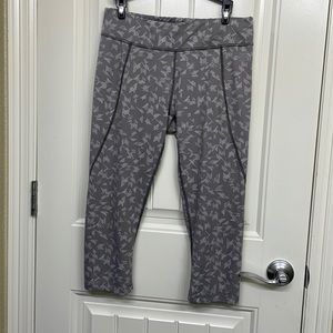The North Face Grey Graphic Athletic Capri Leggings Women's sz M